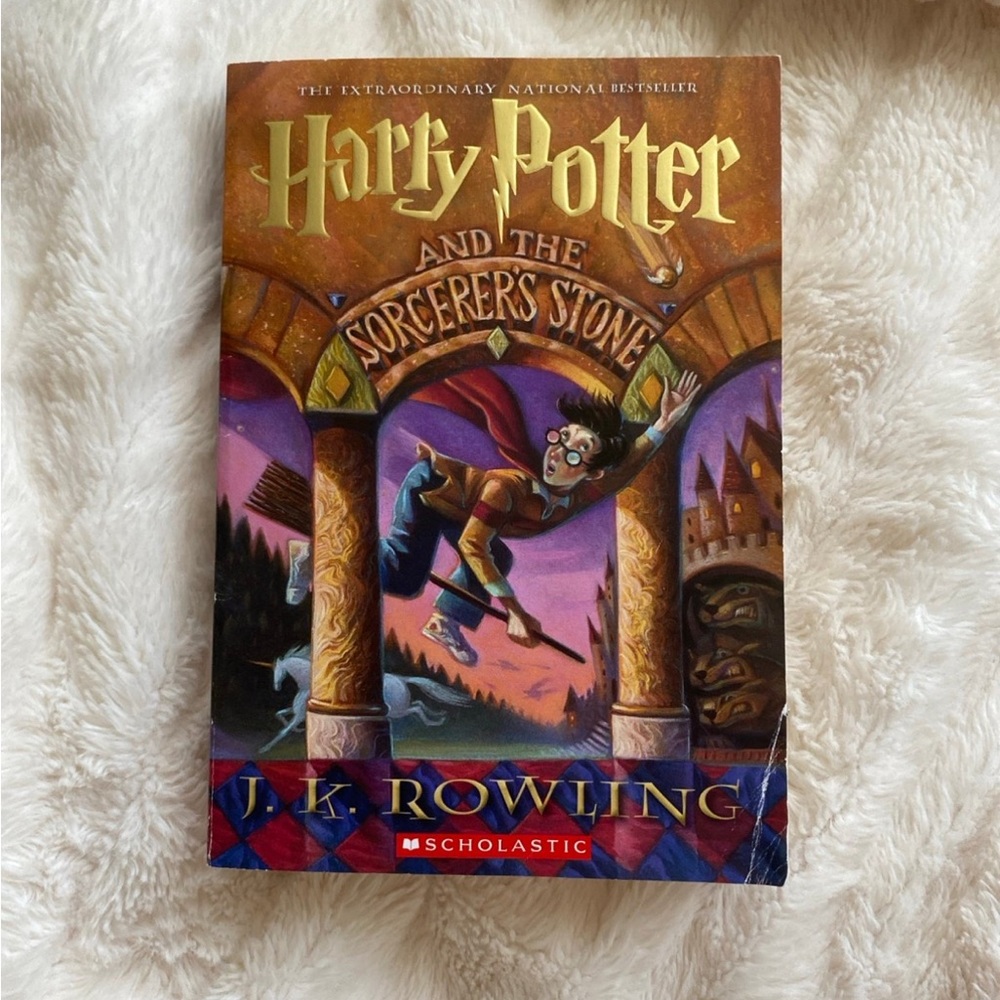 Large Print Harry Potter and the Sorcerer's Stone Book - Picture 1 of 5